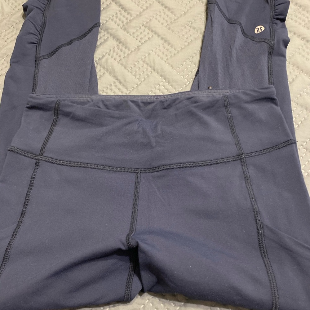 Lululemon 7/8 navy leggings